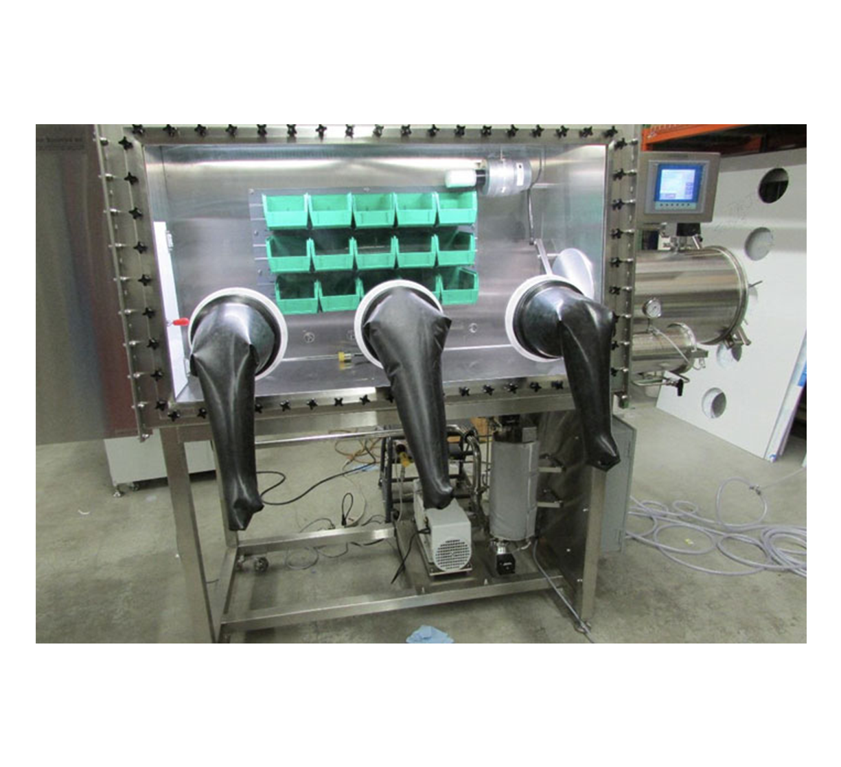 LC150 Single Length 3Port Glovebox System CN Tech